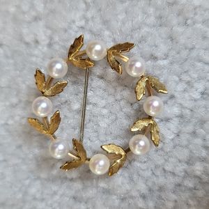 Vintage Krementz Costume gold and pearl circle pin